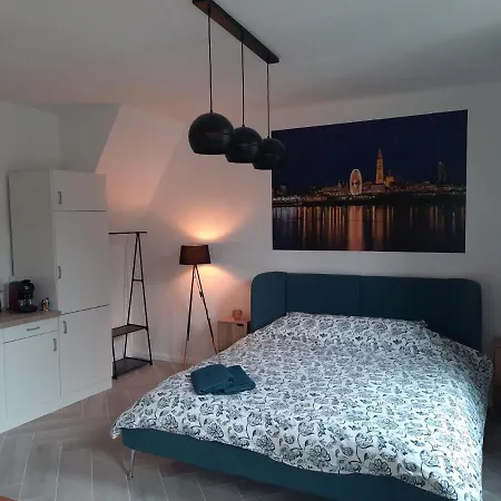 Center In Quiet Street & Airco Apartmán