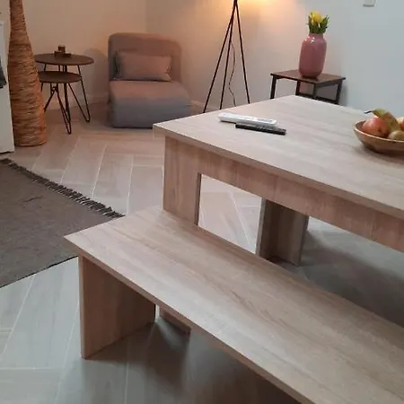 Center In Quiet Street & Airco Apartmán *
